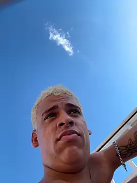 Snapshot of Leo_bunny_hot chatting on November 2025 07:26:01 PM Leo bunny hot online show from November 2025 07:26:01 PM