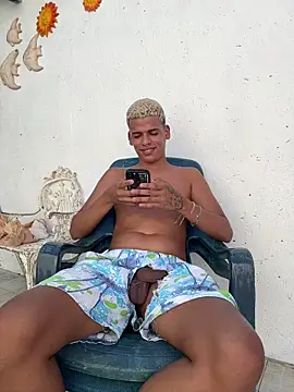 Snapshot of Leo_bunny_hot chatting on November 2025 07:12:01 PM Leo bunny hot online show from November 2025 07:12:01 PM