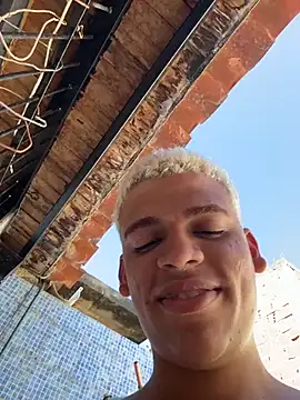 Snapshot of Leo_bunny_hot chatting on November 2025 07:27:01 PM Leo bunny hot online show from November 2025 07:27:01 PM