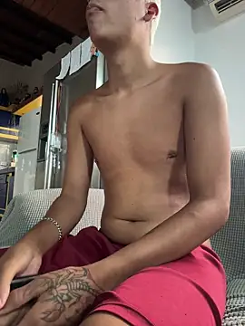 Snapshot of Leo_bunny_hot chatting on December 2025 08:38:02 PM Leo bunny hot online show from December 2025 08:38:02 PM