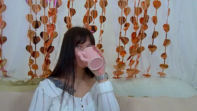 AlexandraBloom online show from February 2026 06:59:02 PM