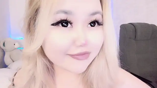 Snapshot of amelia_sunlight chatting on December 2024 11:09:01 PM amelia sunlight online show from December 2024 11:09:01 PM