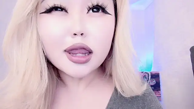 Snapshot of amelia_sunlight chatting on December 2024 11:37:02 PM amelia sunlight online show from December 2024 11:37:02 PM