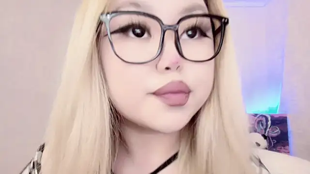 Snapshot of amelia_sunlight chatting on March 2025 12:17:02 AM amelia sunlight online show from March 2025 12:17:02 AM