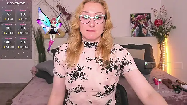 Snapshot of MadissonKiss chatting on September 2025 12:43:01 AM MadissonKiss online show from September 2025 12:43:01 AM