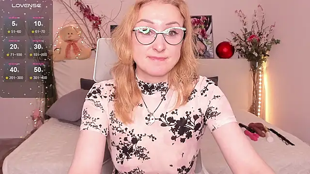 Snapshot of MadissonKiss chatting on November 2025 02:44:01 AM MadissonKiss online show from November 2025 02:44:01 AM