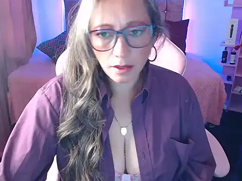 Snapshot of Melanyy_100 chatting on January 2025 10:51:02 PM Melanyy 100 online show from January 2025 10:51:02 PM