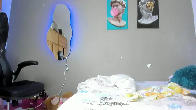 Snapshot of Lilybaudinx96 chatting on January 2025 03:31:01 AM Lilybaudinx96 online show from January 2025 03:31:01 AM