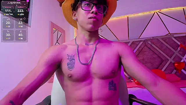 Snapshot of AkazaBoy_ chatting on February 2025 07:02:01 AM AkazaBoy online show from February 2025 07:02:01 AM