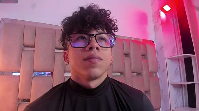 Snapshot of AkazaBoy_ chatting on November 2025 05:50:02 AM AkazaBoy online show from November 2025 05:50:02 AM