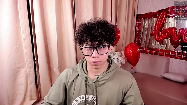 AkazaBoy  online show from February 2026 05:03:02 AM