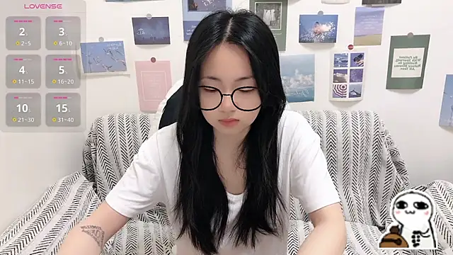 Snapshot of LiLiYbaby chatting on April 2026 06:39:01 AM LiLiYbaby online show from April 2026 06:39:01 AM