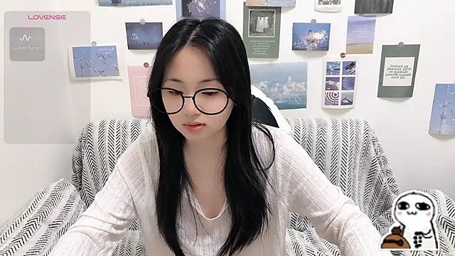 Snapshot of LiLiYbaby chatting on May 2026 06:29:01 AM LiLiYbaby online show from May 2026 06:29:01 AM