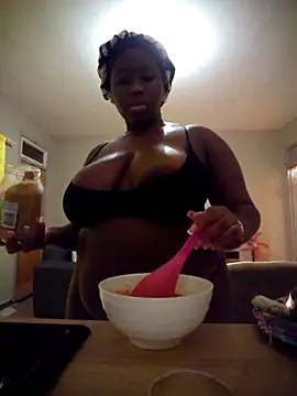 Snapshot of MelaninBear chatting on March 2025 05:05:02 PM MelaninBear online show from March 2025 05:05:02 PM