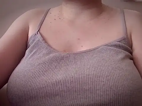 AalinnaK online show from July 2026 07:11:01 AM