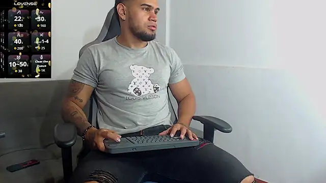 Aaron Hunter  online show from September 2025 08:08:01 AM