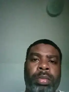 Snapshot of SLOWSTRO chatting on December 2025 04:21:01 AM SLOWSTRO online show from December 2025 04:21:01 AM