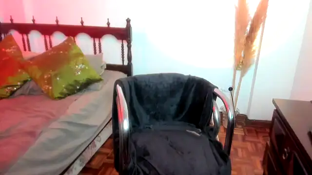 Snapshot of SailorxSindy chatting on December 2024 06:08:01 PM SailorxSindy online show from December 2024 06:08:01 PM