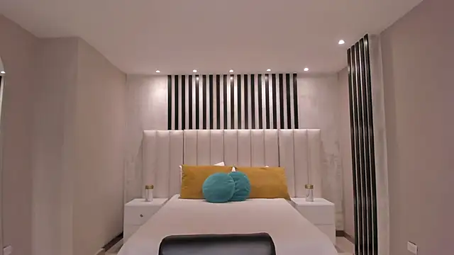 Snapshot of TaraLawrence chatting on September 2025 12:56:02 AM TaraLawrence online show from September 2025 12:56:02 AM