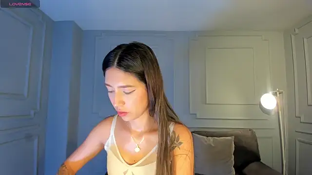 Snapshot of TaraLawrence chatting on February 2026 03:32:01 AM TaraLawrence online show from February 2026 03:32:01 AM