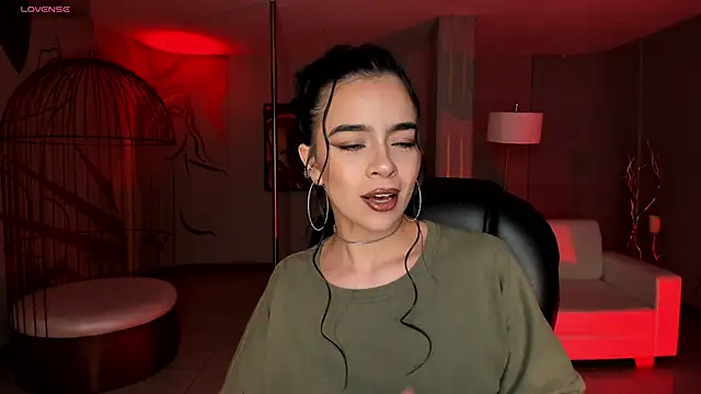 Snapshot of AlanaCraft chatting on February 2025 02:47:02 AM AlanaCraft online show from February 2025 02:47:02 AM