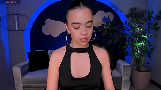 Snapshot of AlanaCraft chatting on March 2025 03:43:02 AM AlanaCraft online show from March 2025 03:43:02 AM