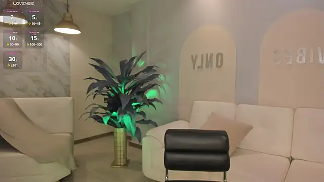 Snapshot of AlanaCraft chatting on September 2025 12:06:01 PM AlanaCraft online show from September 2025 12:06:01 PM