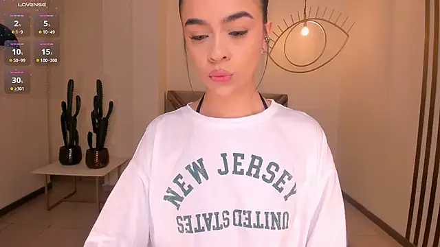 Snapshot of AlanaCraft chatting on September 2025 11:57:01 AM AlanaCraft online show from September 2025 11:57:01 AM