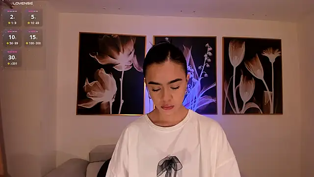 Snapshot of AlanaCraft chatting on October 2025 12:03:02 PM AlanaCraft online show from October 2025 12:03:02 PM