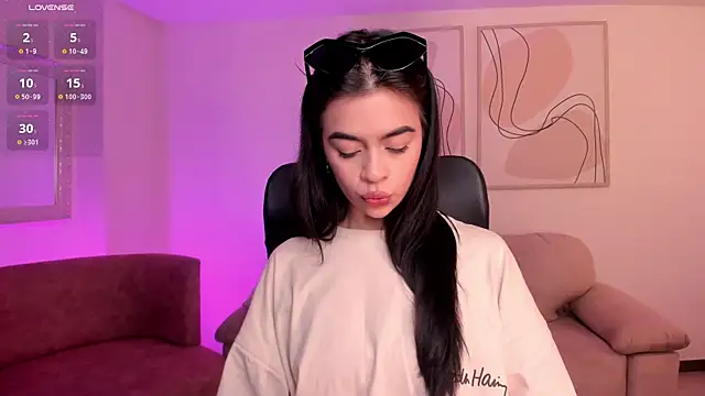 Snapshot of AlanaCraft chatting on October 2025 12:15:01 PM AlanaCraft online show from October 2025 12:15:01 PM