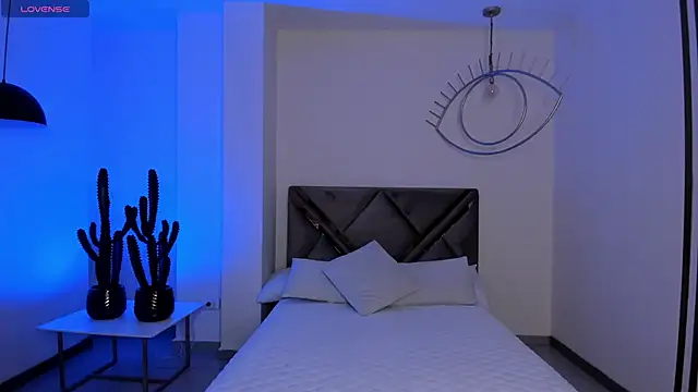 Snapshot of AlanaCraft chatting on November 2025 12:15:01 PM AlanaCraft online show from November 2025 12:15:01 PM