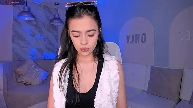 Snapshot of AlanaCraft chatting on December 2025 12:21:02 PM AlanaCraft online show from December 2025 12:21:02 PM