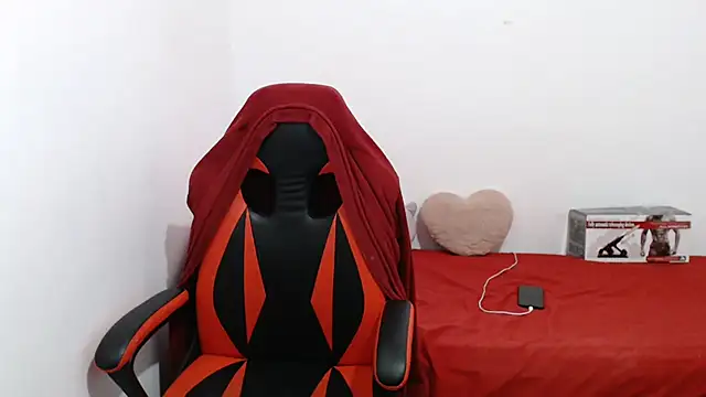 madelyn30 online show from November 2025 10:57:02 PM