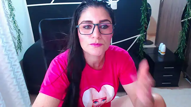 Snapshot of LUCY_LI chatting on March 2025 06:26:02 PM LUCY LI online show from March 2025 06:26:02 PM