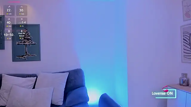 Snapshot of MaddisonLowe chatting on February 2026 10:43:01 PM MaddisonLowe online show from February 2026 10:43:01 PM