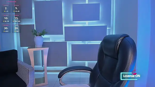 Snapshot of MaddisonLowe chatting on March 2026 09:09:02 PM MaddisonLowe online show from March 2026 09:09:02 PM