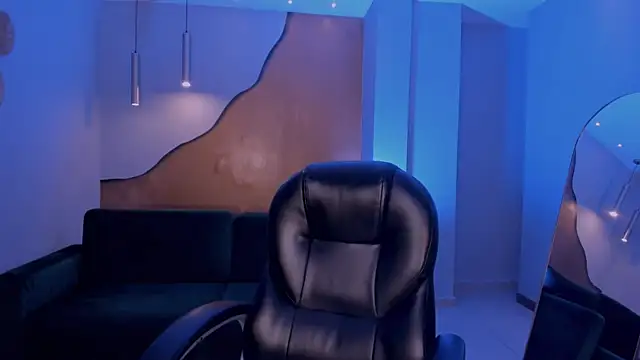 Snapshot of MaddisonLowe chatting on March 2026 08:46:02 PM MaddisonLowe online show from March 2026 08:46:02 PM