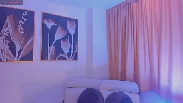 Snapshot of MaddisonLowe chatting on April 2026 11:43:02 PM MaddisonLowe online show from April 2026 11:43:02 PM