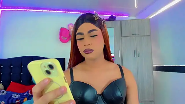 Hellen moons   online show from October 2025 04:07:02 PM