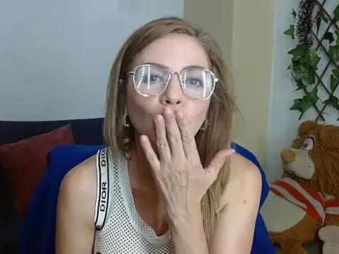 Snapshot of _melisaa_ chatting on December 2024 09:06:02 PM melisaa online show from December 2024 09:06:02 PM