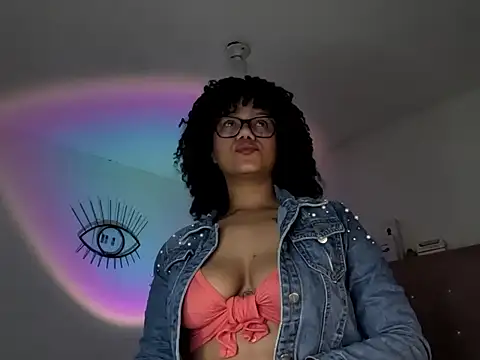 Snapshot of Ale_xandra chatting on February 2026 12:48:02 AM Ale xandra online show from February 2026 12:48:02 AM