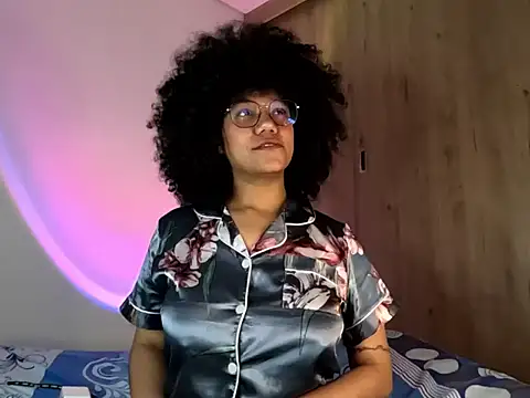 Snapshot of Ale_xandra chatting on May 2026 12:27:02 AM Ale xandra online show from May 2026 12:27:02 AM
