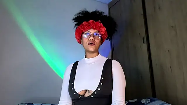 Snapshot of Ale_xandra chatting on May 2026 11:13:02 PM Ale xandra online show from May 2026 11:13:02 PM