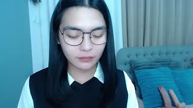 zhaviahale21 online show from October 2025 05:08:01 PM