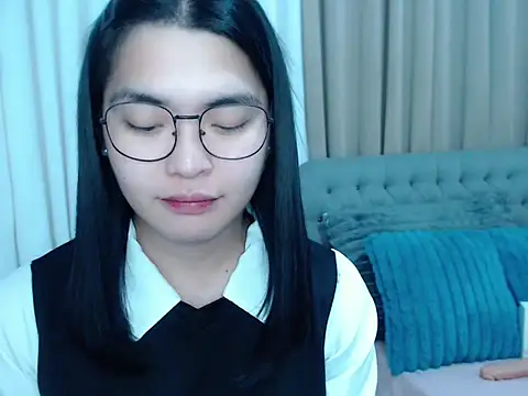 zhaviahale21 online show from November 2025 10:37:02 AM