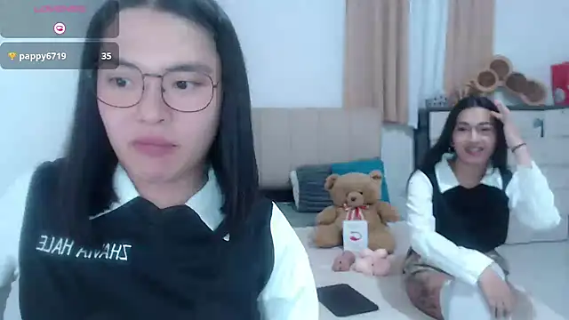 zhaviahale21 online show from July 2026 02:37:01 PM