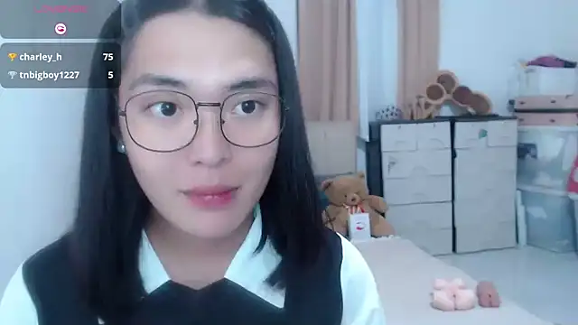zhaviahale21 online show from July 2026 03:32:01 PM