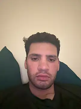 Snapshot of EstesEntey chatting on January 2025 10:31:02 AM EstesEntey online show from January 2025 10:31:02 AM