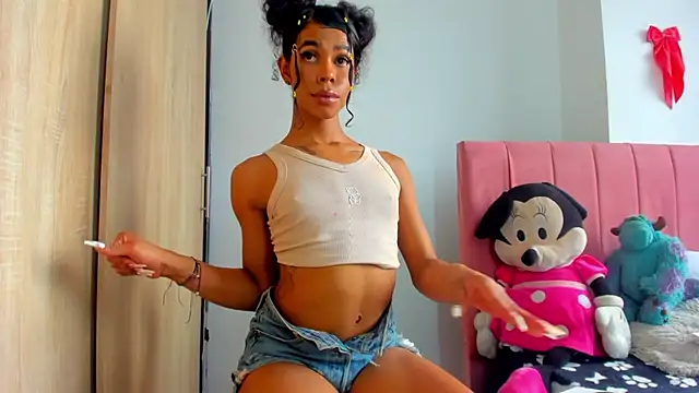 bloom444 online show from December 2024 01:18:02 PM