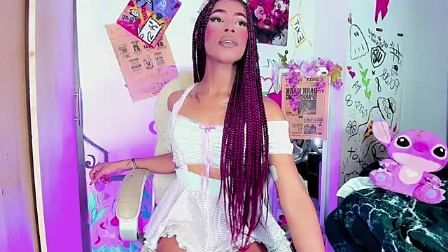 bloom444 online show from May 2026 03:45:02 AM